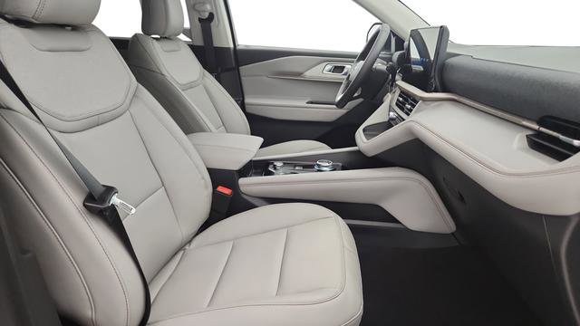 New 2026 Ford Explorer Active w/ Active Comfort Package image 25