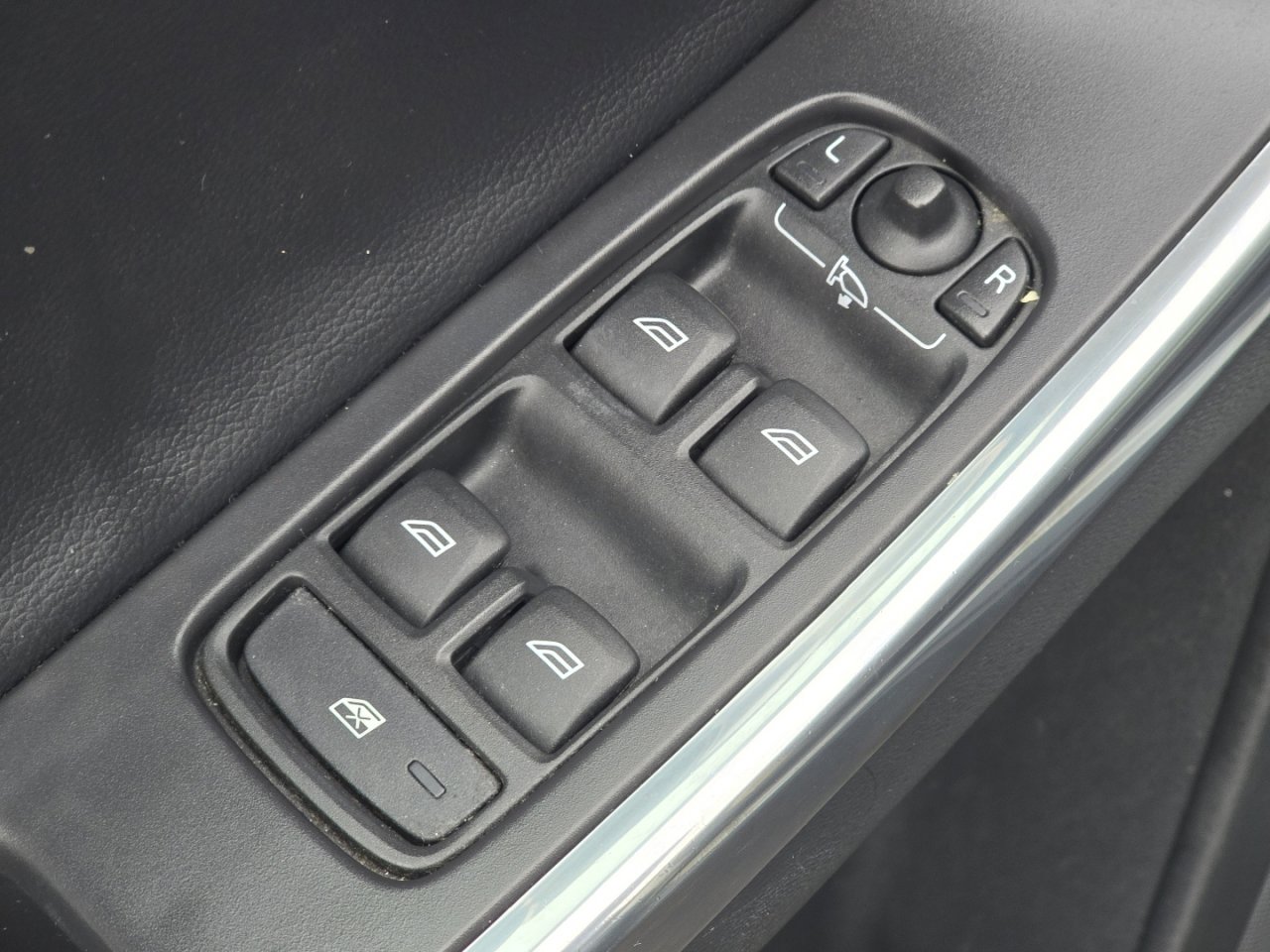 Used 2013 Volvo XC60 T6 image 24