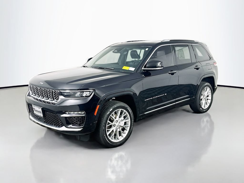 Used 2023 Jeep Grand Cherokee Summit AWD/4WD video 3