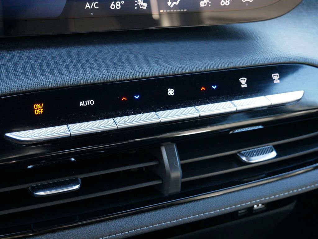 Used 2025 Buick Enclave Preferred AWD/4WD image 25