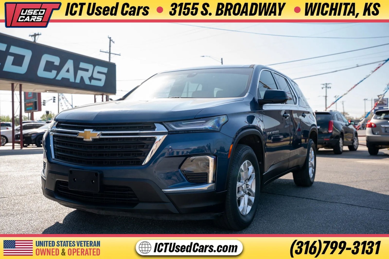 Used 2022 Chevrolet Traverse LS FWD image 1