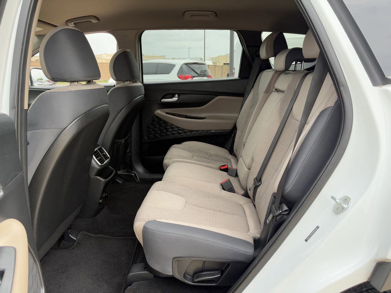 Used 2019 Hyundai Santa Fe SE image 25