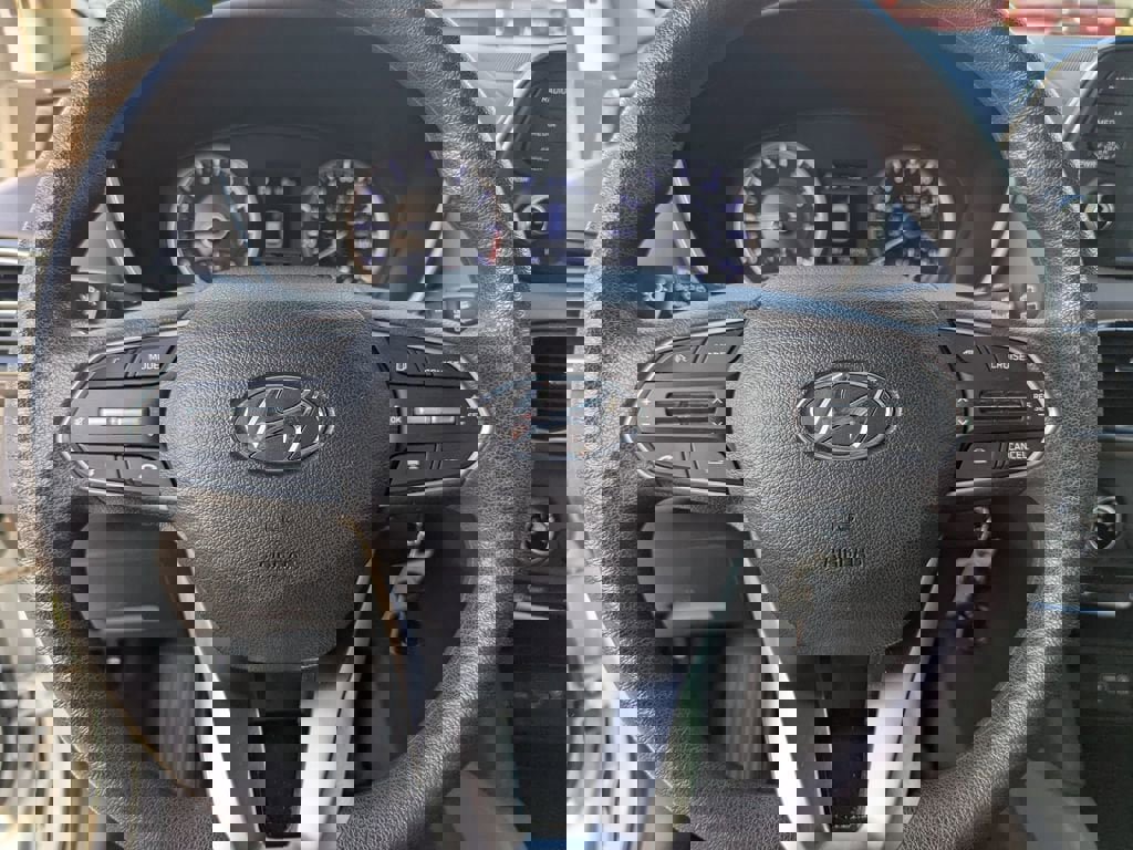 Used 2020 Hyundai Santa Fe SE w/ Cargo Package image 27