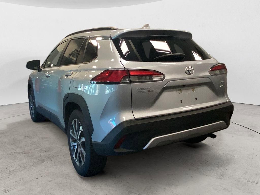 Certified 2024 Toyota Corolla Cross XLE image 3