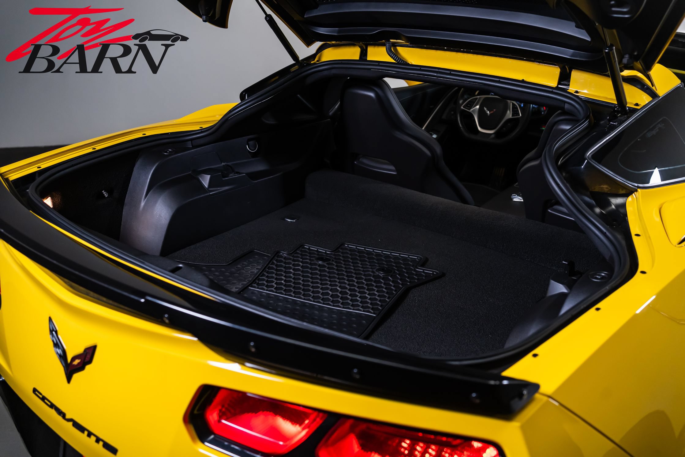 Used 2019 Chevrolet Corvette Grand Sport w/ Carbon Flash Badge Package RWD image 48