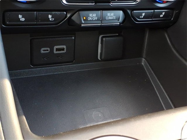 Used 2024 Chevrolet Tahoe Z71 w/ Luxury Package image 12