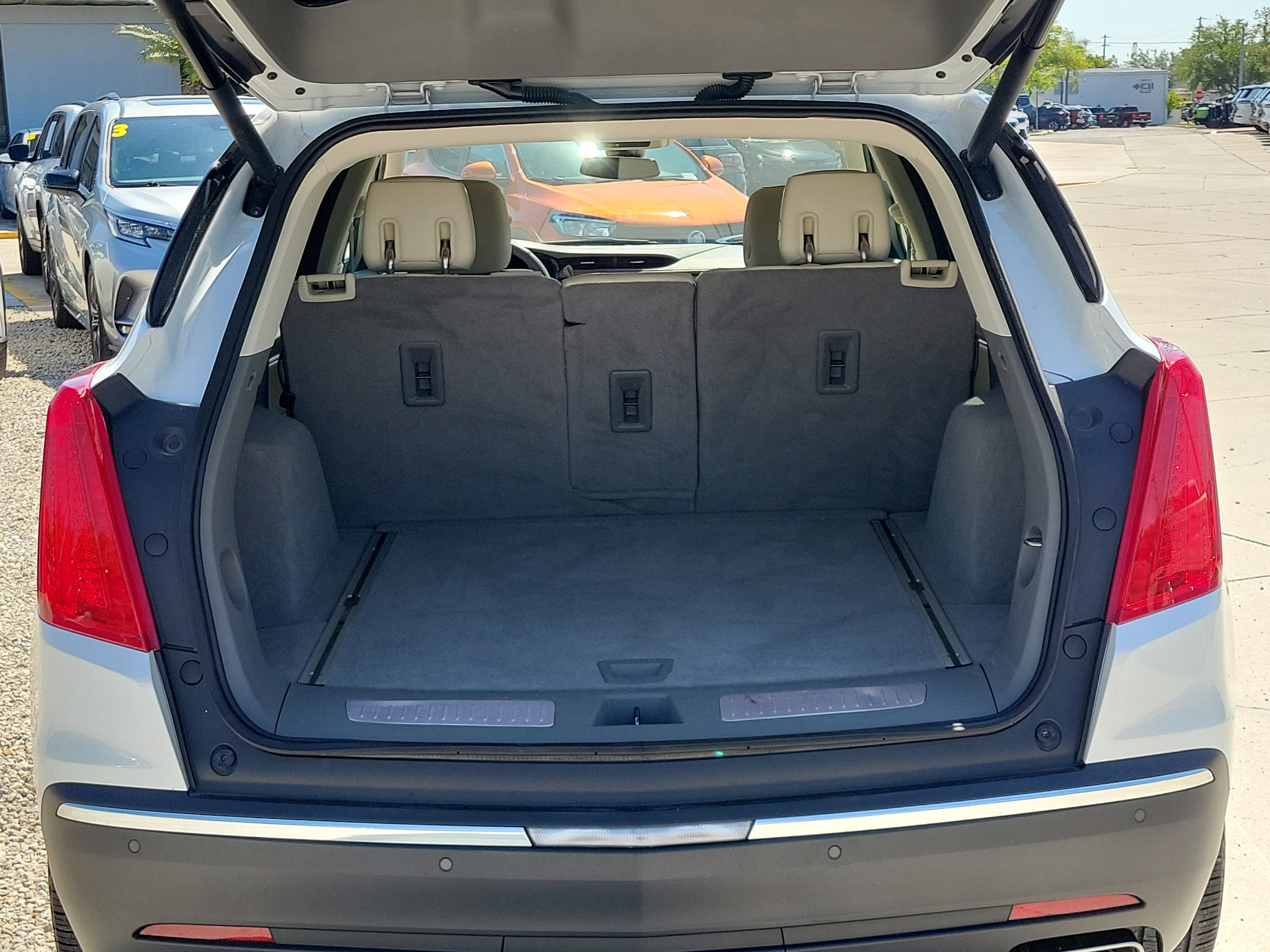 Used 2017 Cadillac XT5 Premium Luxury w/ LPO, Wheel Lock Package image 12