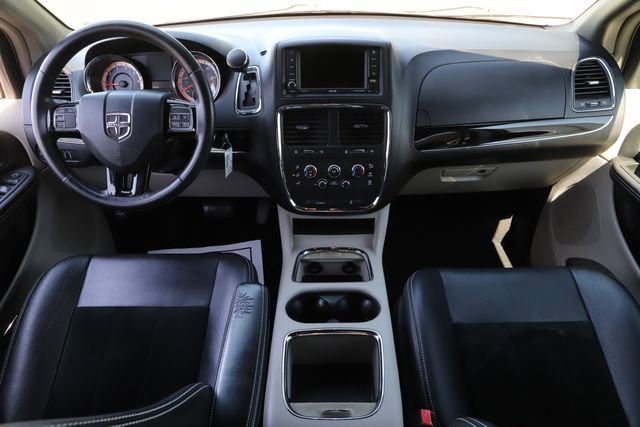 Used 2017 Dodge Grand Caravan SXT image 21