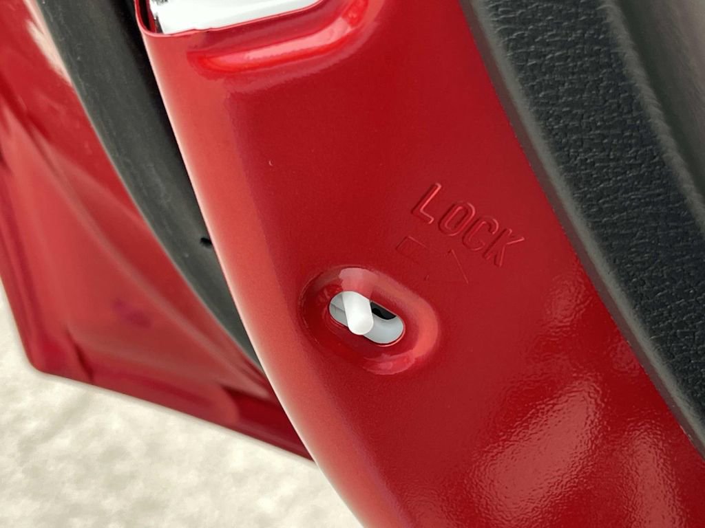 New 2026 Mitsubishi Outlander SE image 14