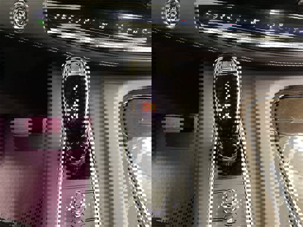 Certified 2024 Cadillac Escalade Premium Luxury Platinum image 28