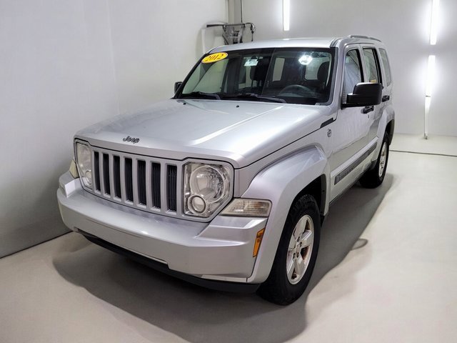 Used 2012 Jeep Liberty Sport image 9