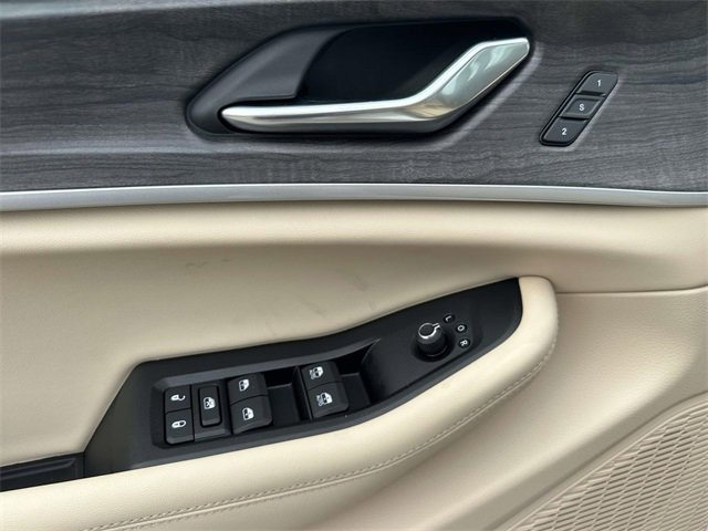 New 2025 Jeep Grand Cherokee Limited image 23