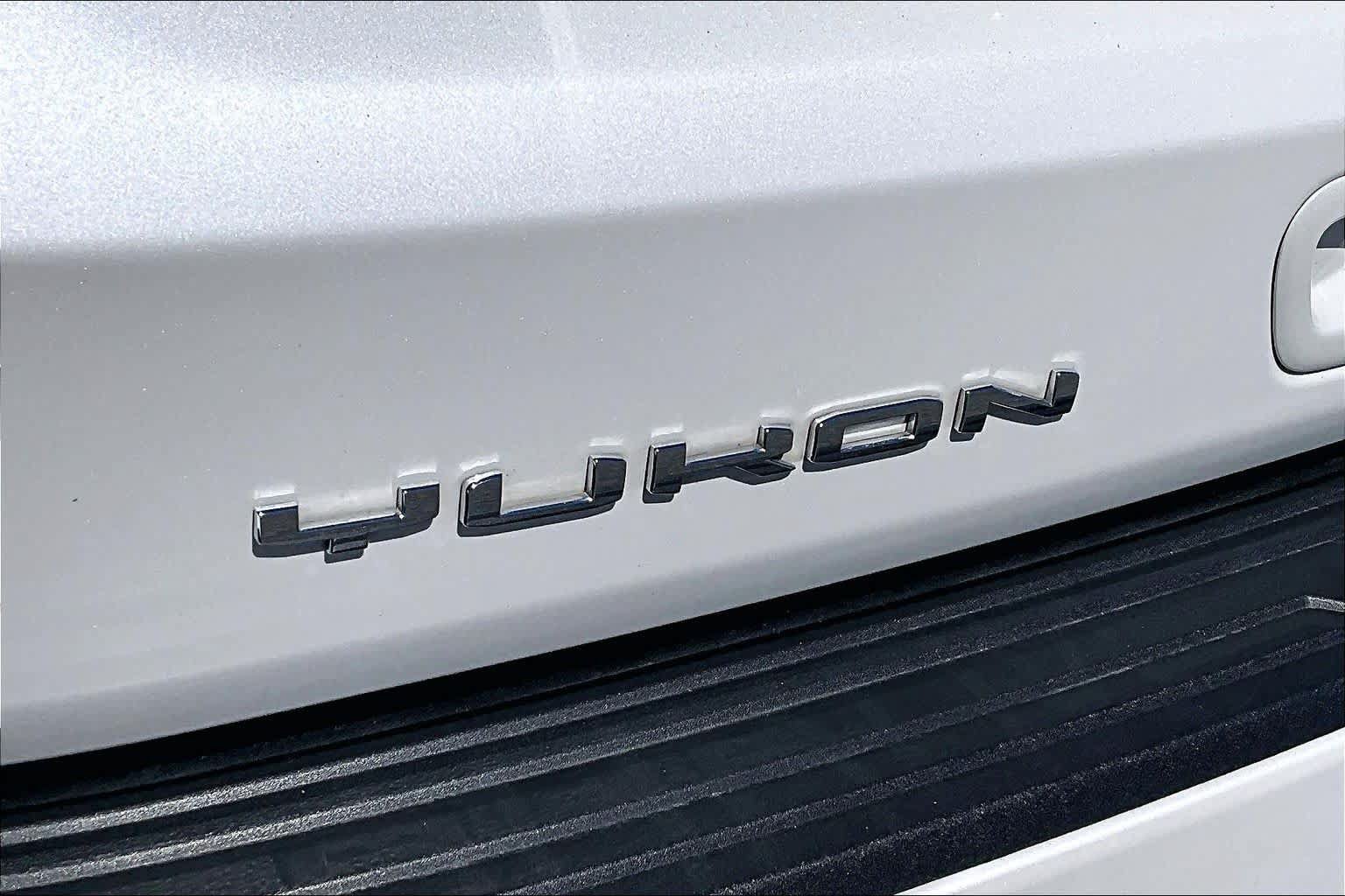 Used 2024 GMC Yukon Denali w/ Advanced Technology Package AWD/4WD image 31