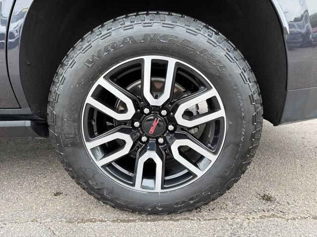 Certified 2024 GMC Yukon AT4 w/ AT4 Premium Package AWD/4WD image 11