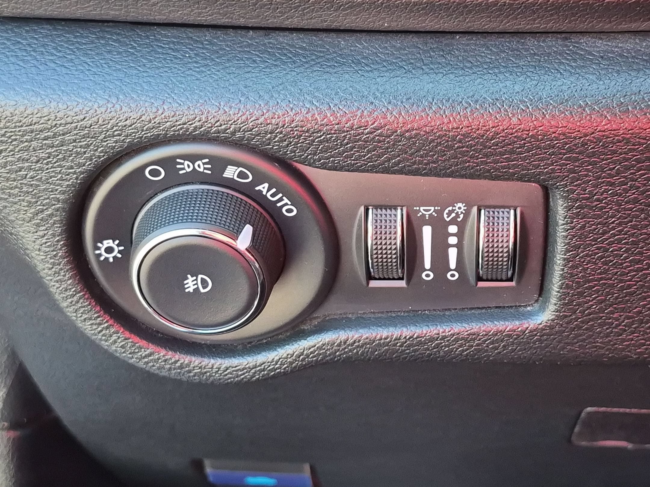 Used 2025 Chrysler Pacifica Select FWD image 17