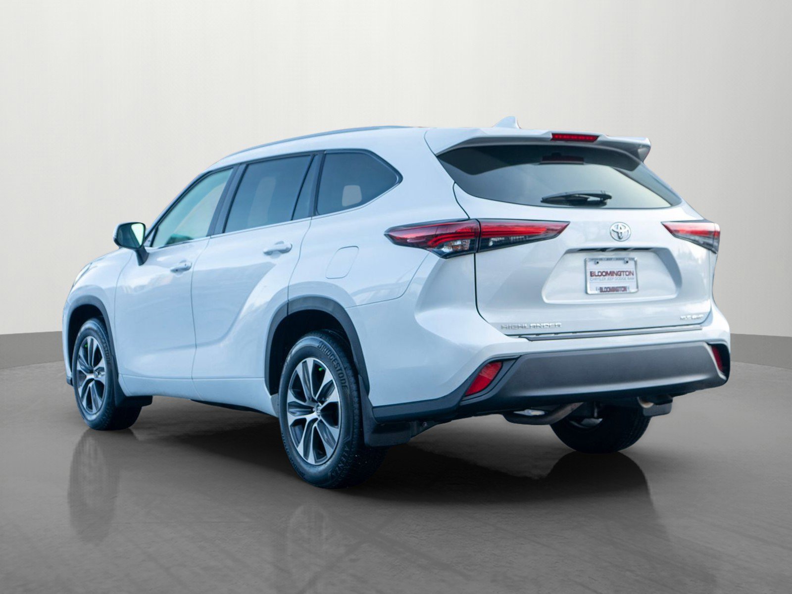 Used 2025 Toyota Highlander XLE image 5