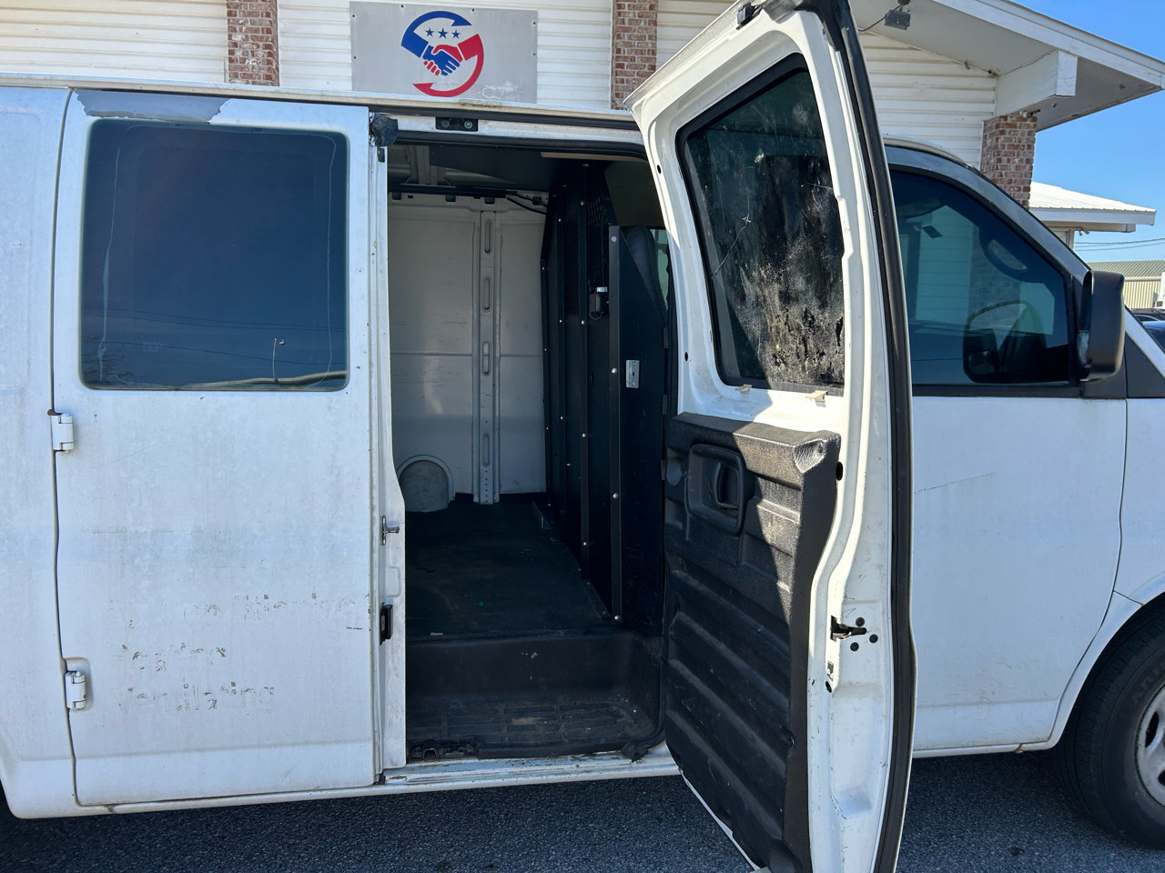 Used 2005 Chevrolet Express 1500 image 12