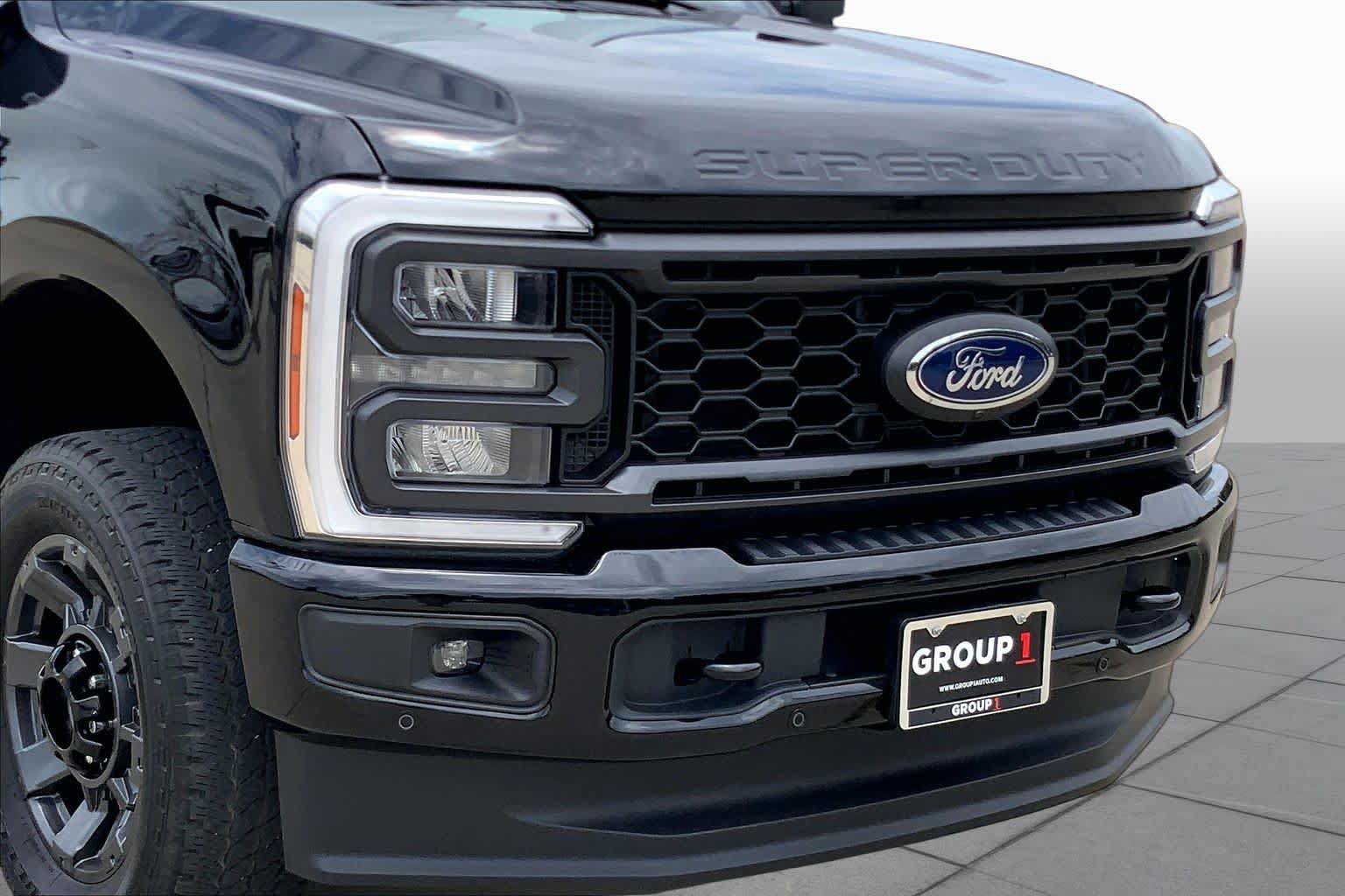 Used 2024 Ford F250 Lariat w/ Lariat Ultimate Package AWD/4WD image 29