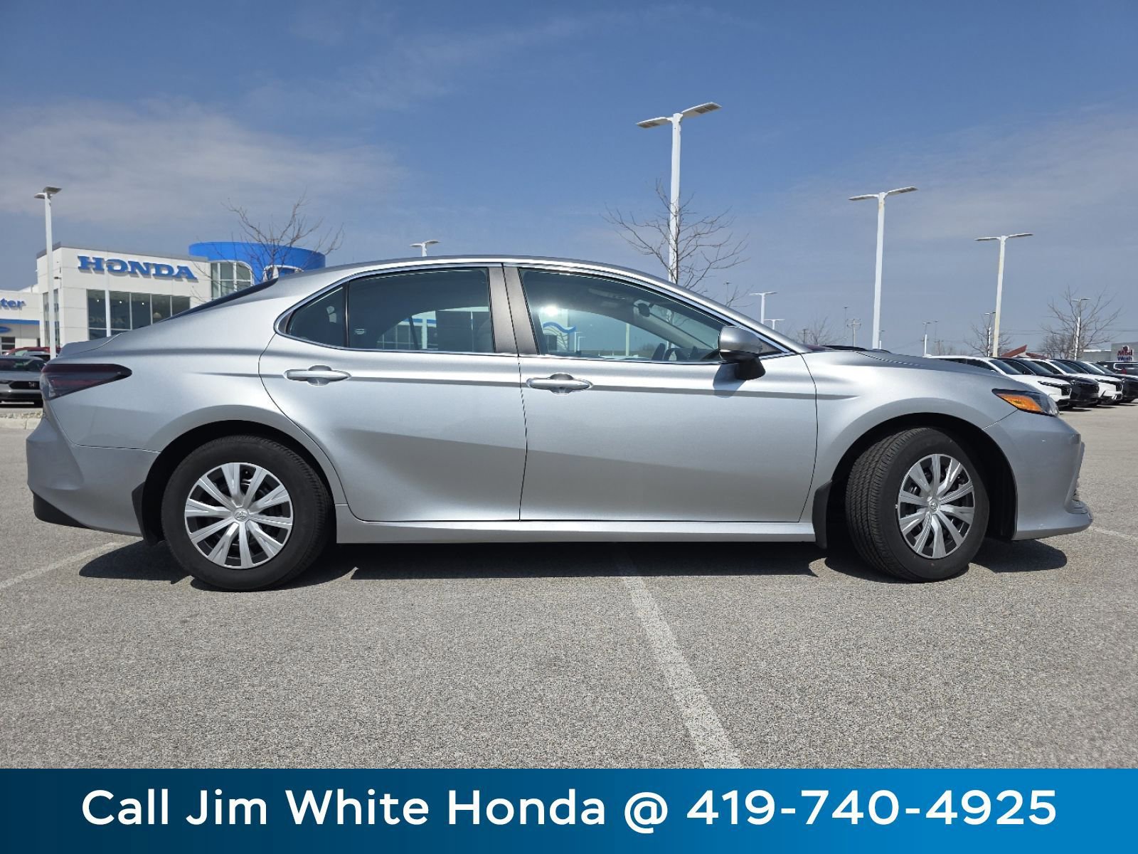 Used 2024 Toyota Camry LE FWD image 19