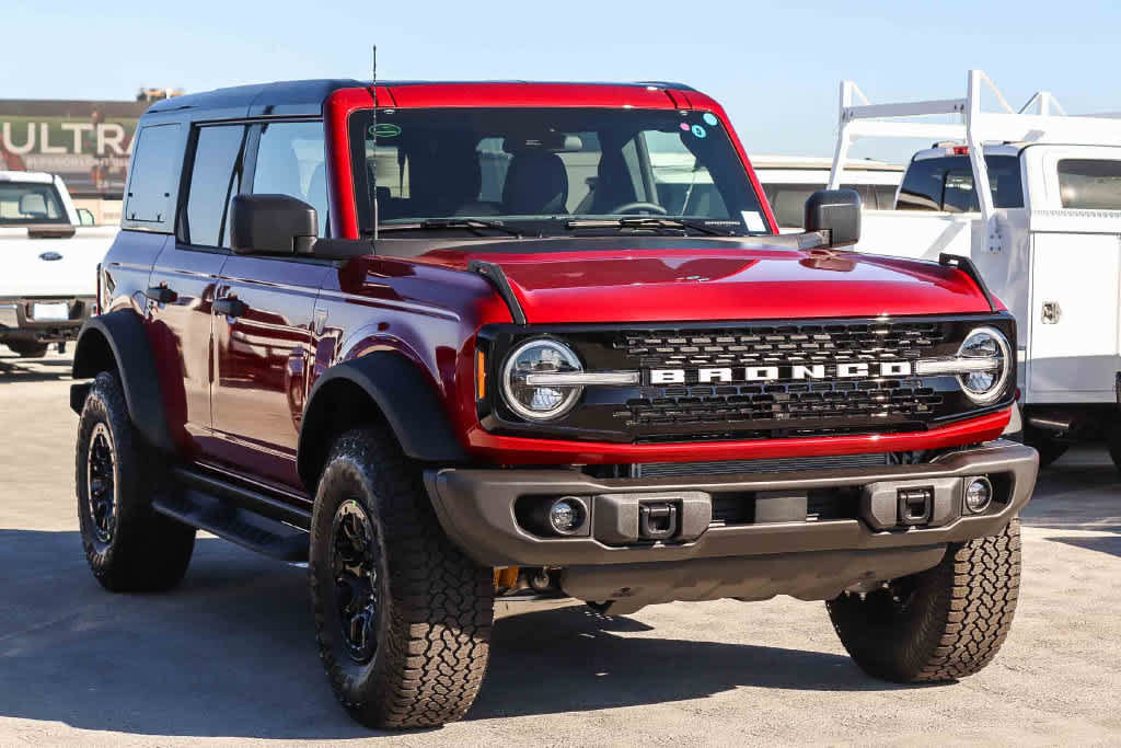 New 2026 Ford Bronco Badlands w/ Sasquatch Package AWD/4WD image 2
