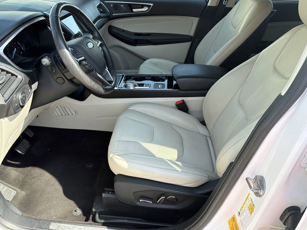 Used 2019 Ford Edge Titanium w/ Cold Weather Package image 9