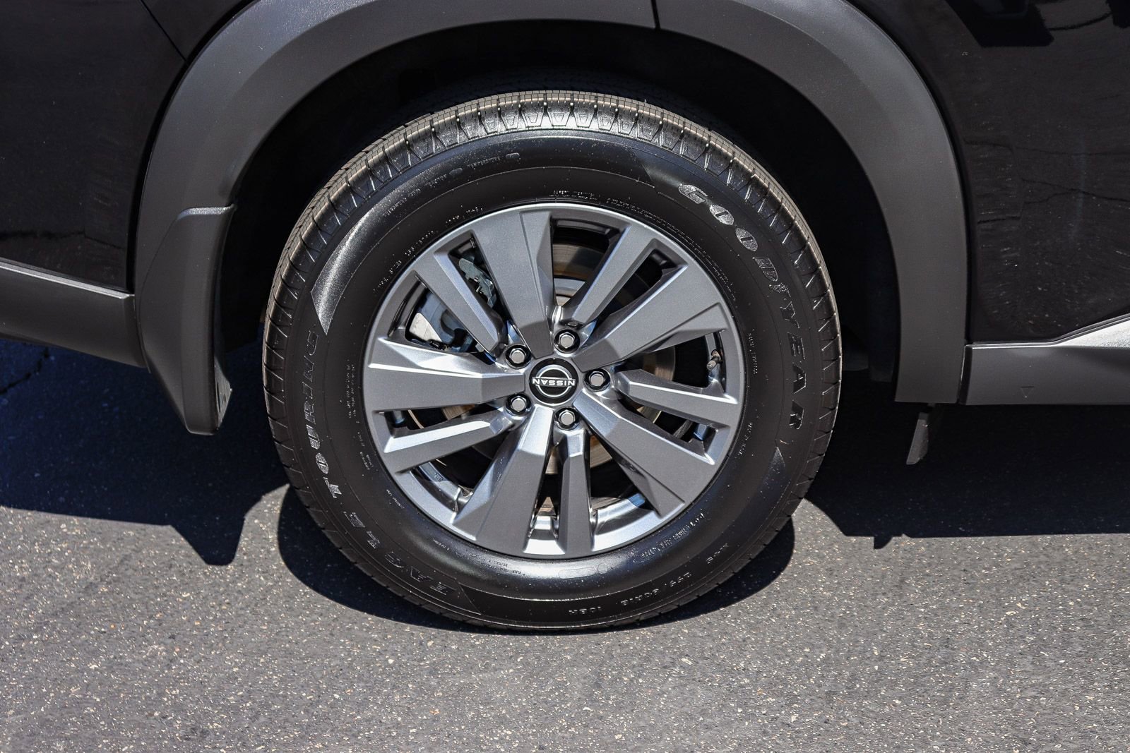 Used 2025 Nissan Pathfinder S FWD image 9