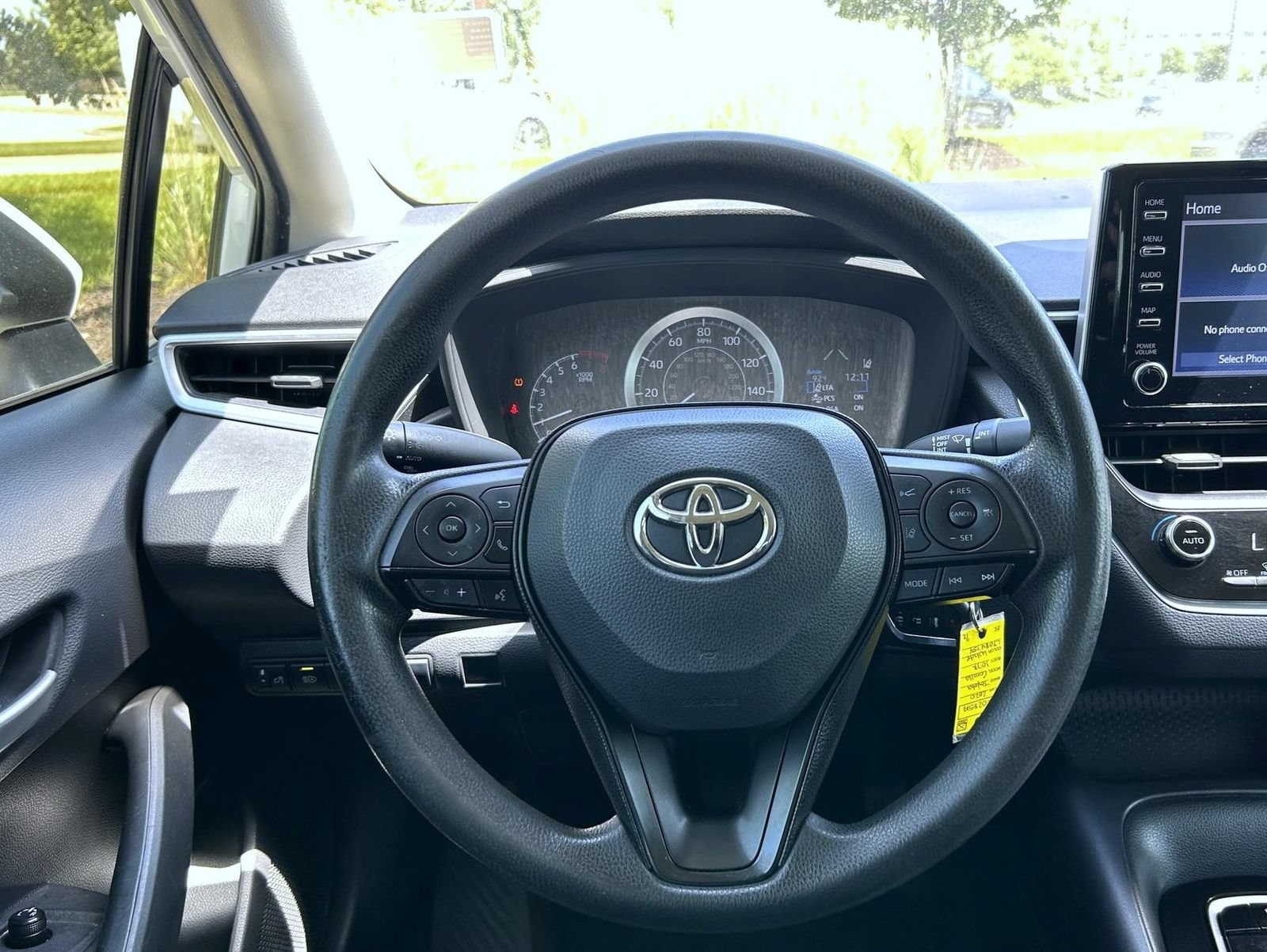 Used 2020 Toyota Corolla LE FWD image 11