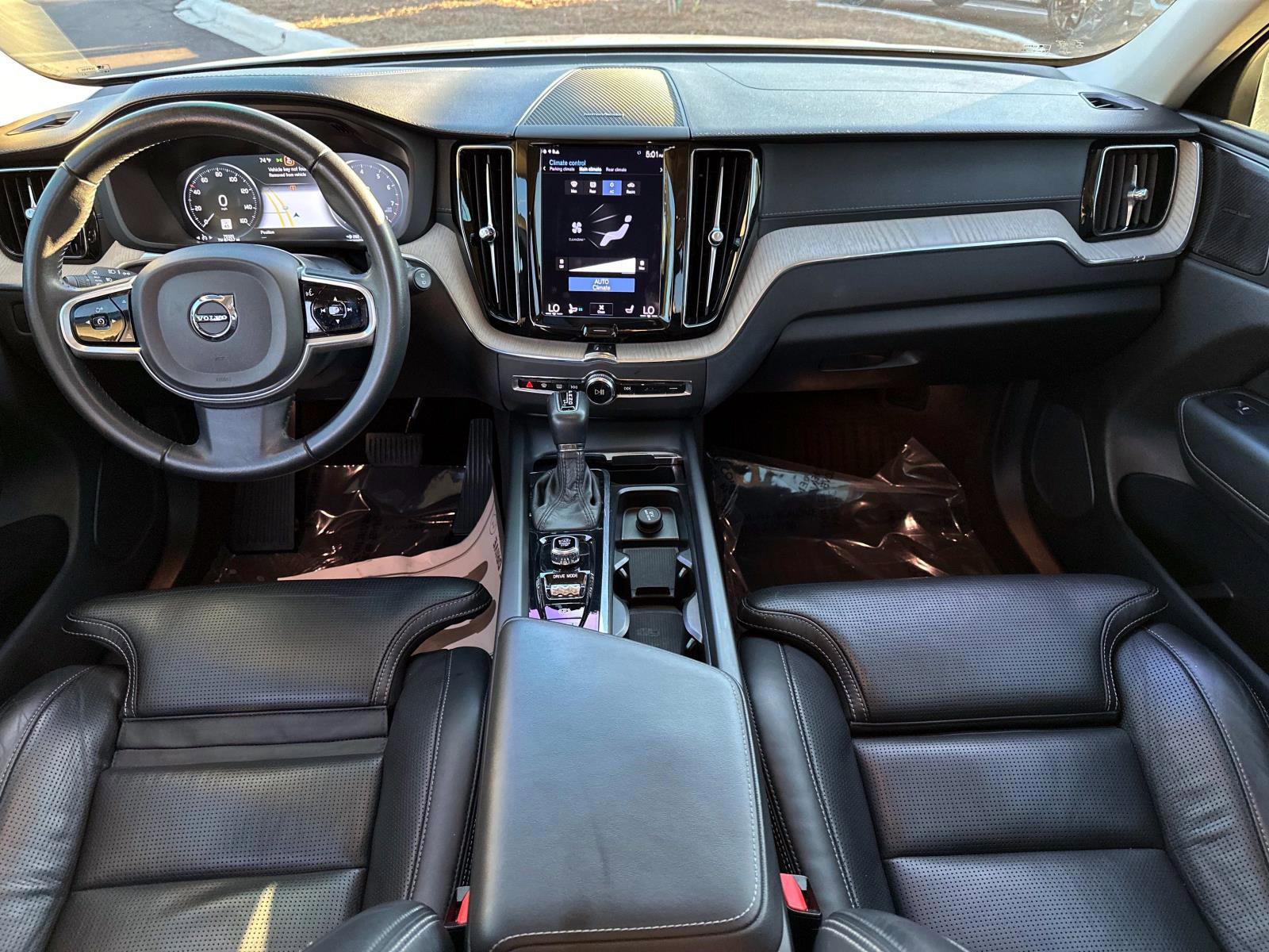 Used 2021 Volvo XC60 T5 Inscription w/ Protection Package Premier image 16