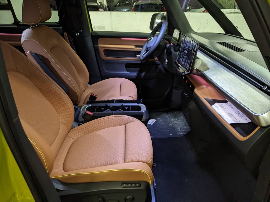 New 2025 Volkswagen ID. Buzz Pro S Plus AWD/4WD image 22