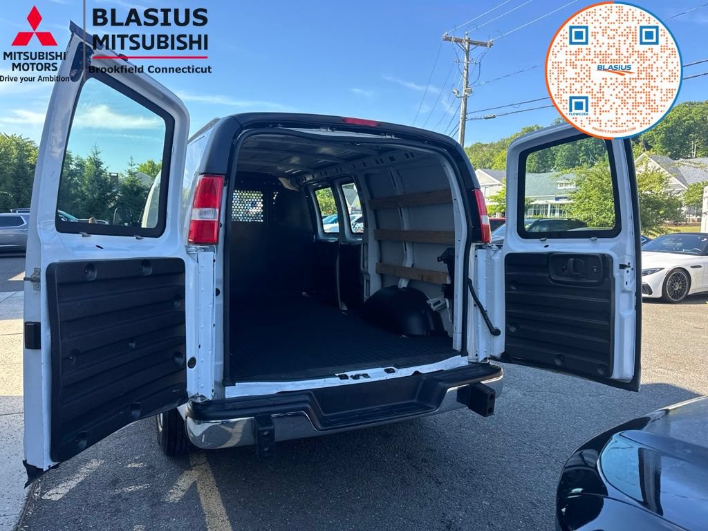 Used 2024 Chevrolet Express 2500 w/ Driver Convenience Package RWD image 11