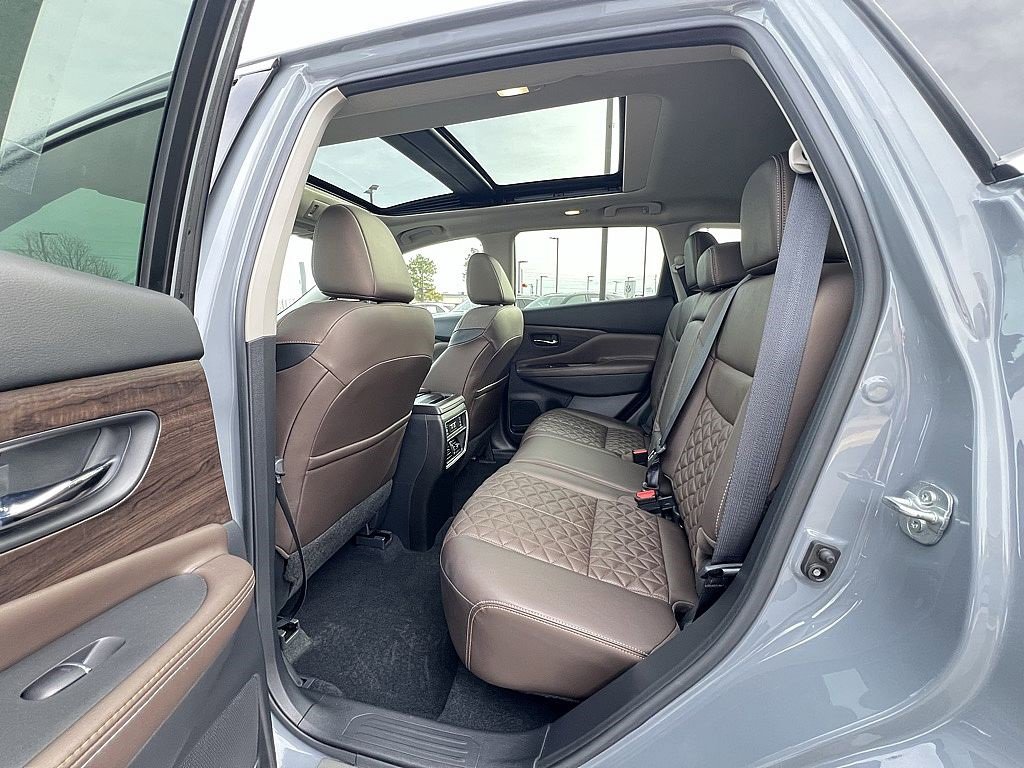 Used 2021 Nissan Murano Platinum w/ Cargo Package image 13