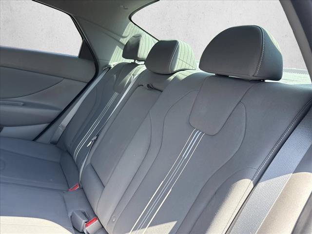 Used 2022 Hyundai Elantra SEL w/ Convenience + Premium Package FWD image 24