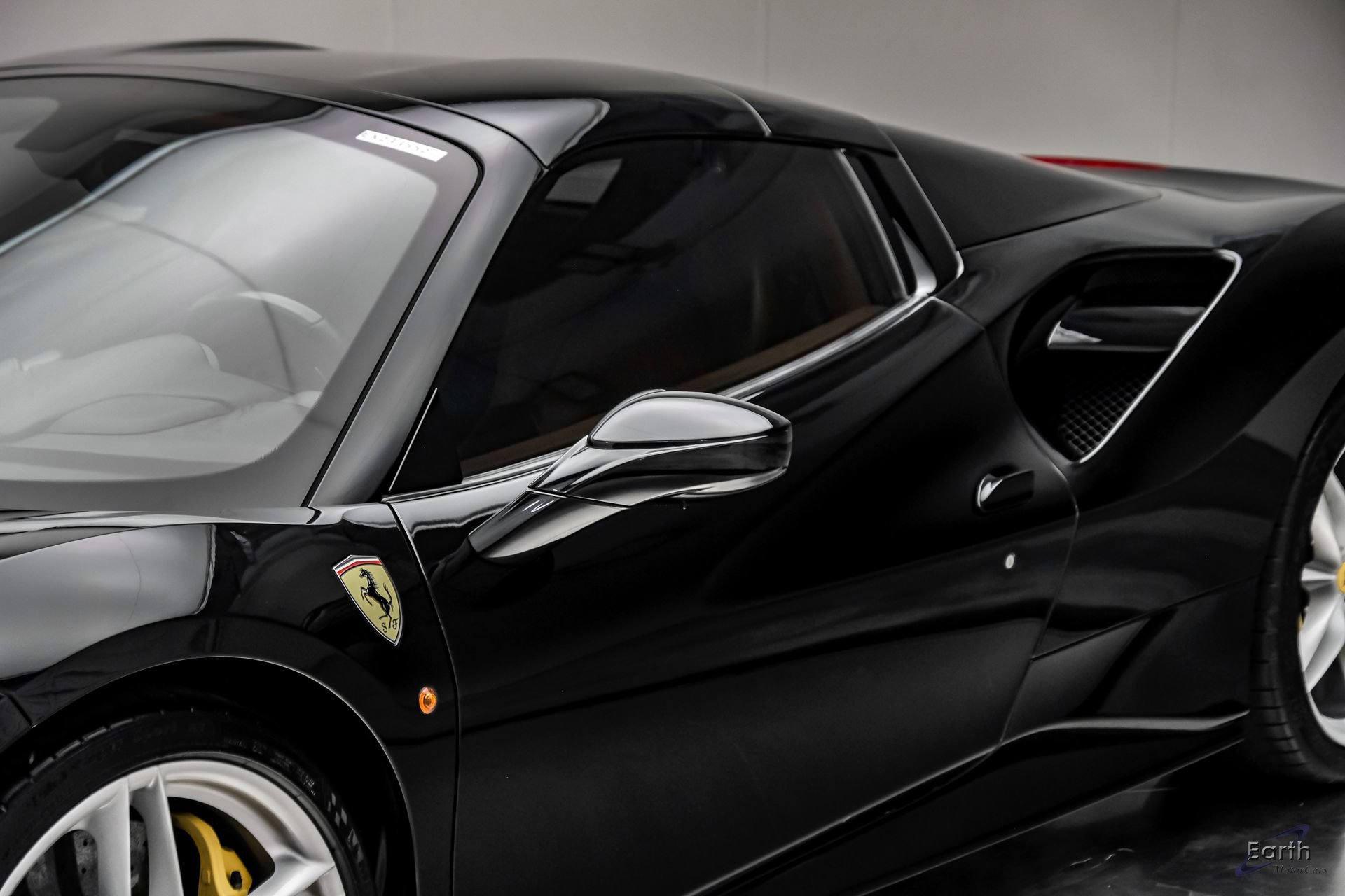 Used 2018 Ferrari 488 Spider RWD image 37