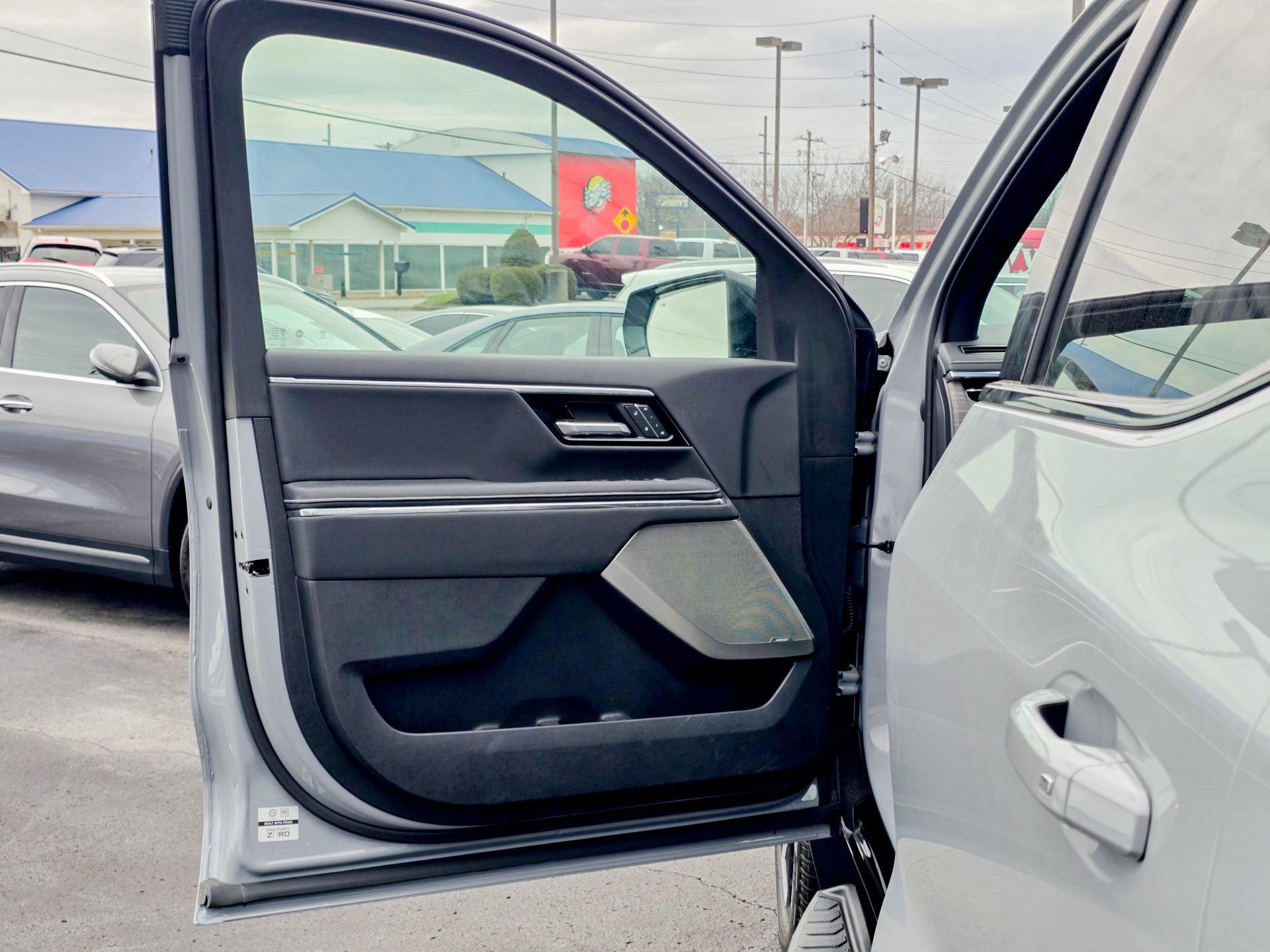 Used 2024 GMC Sierra EV Denali image 32