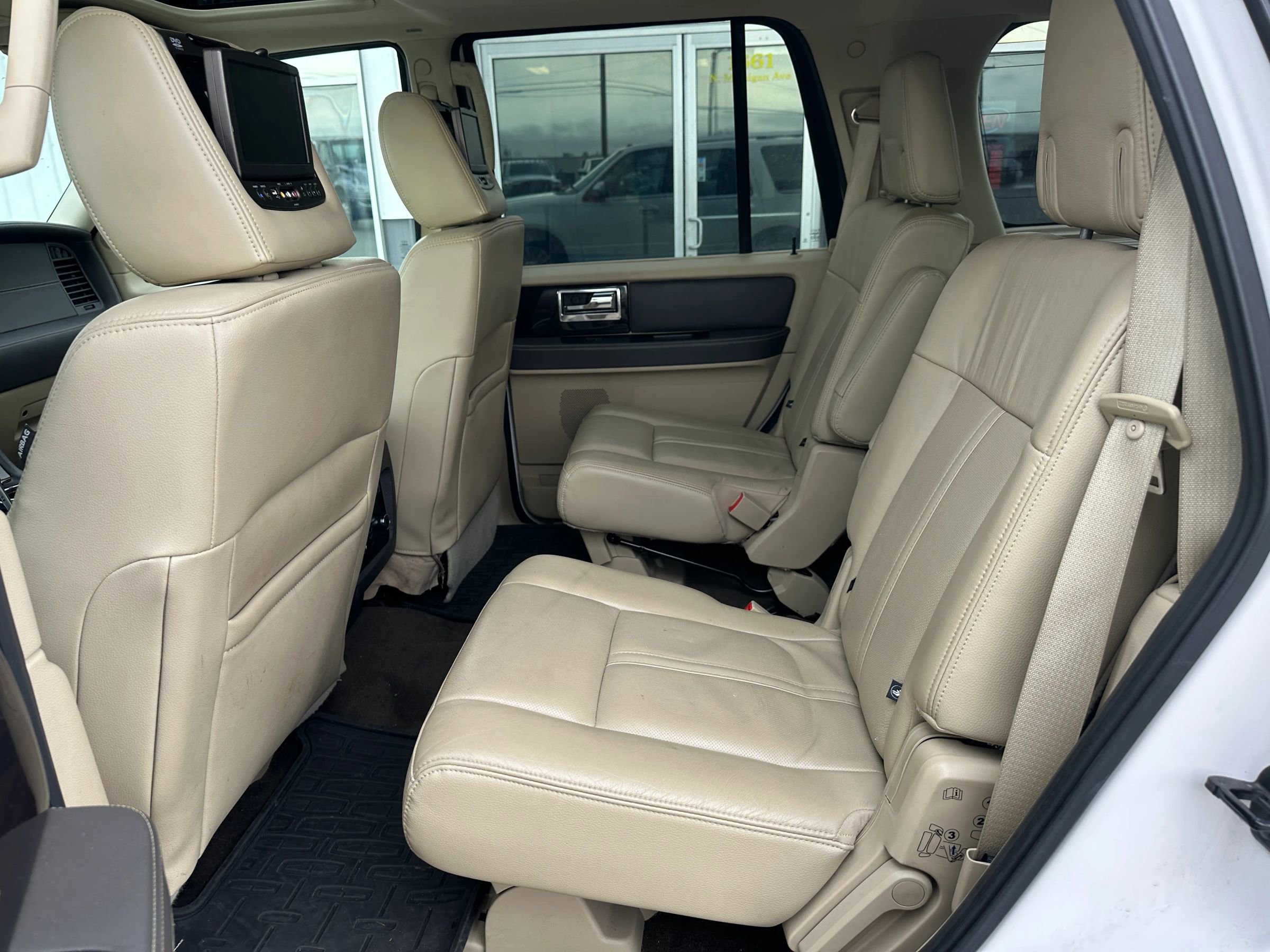 Used 2017 Lincoln Navigator Reserve image 28