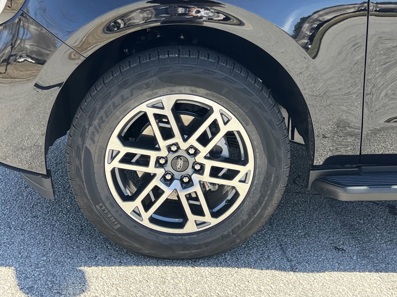 New 2025 Ford Expedition Active image 31