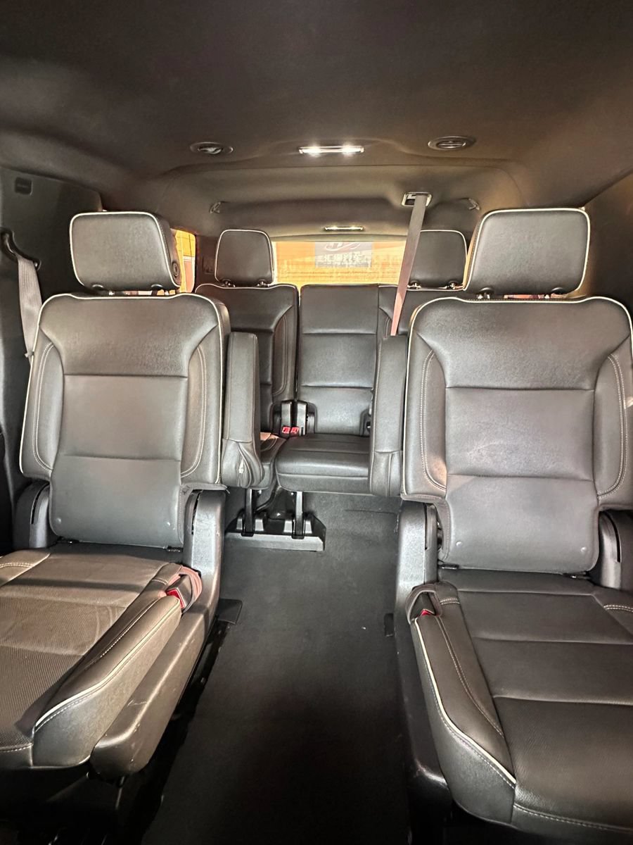 Used 2023 Chevrolet Suburban Premier AWD/4WD image 6