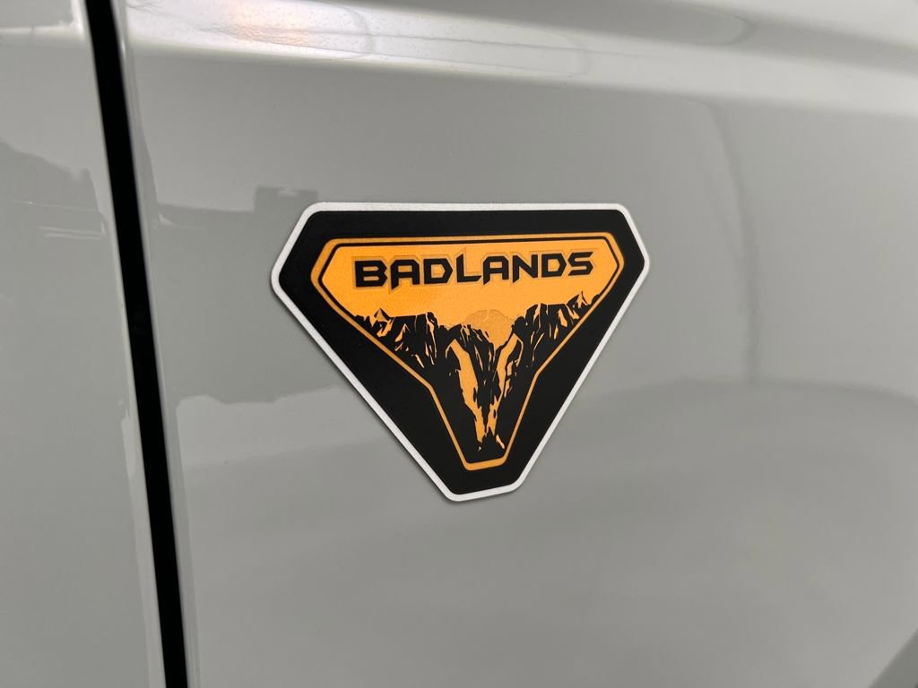 Used 2024 Ford Bronco Badlands image 9