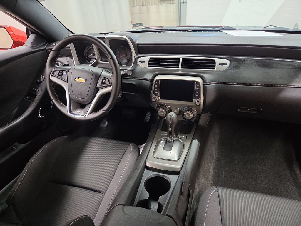 Used 2015 Chevrolet Camaro SS RWD image 12