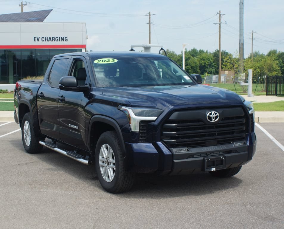 Used 2023 Toyota Tundra SR5 w/ SR5 Convenience Package RWD image 2