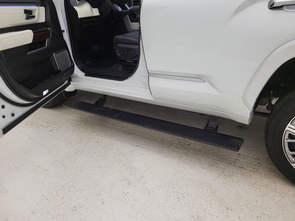 Used 2024 Toyota Sequoia Capstone image 4