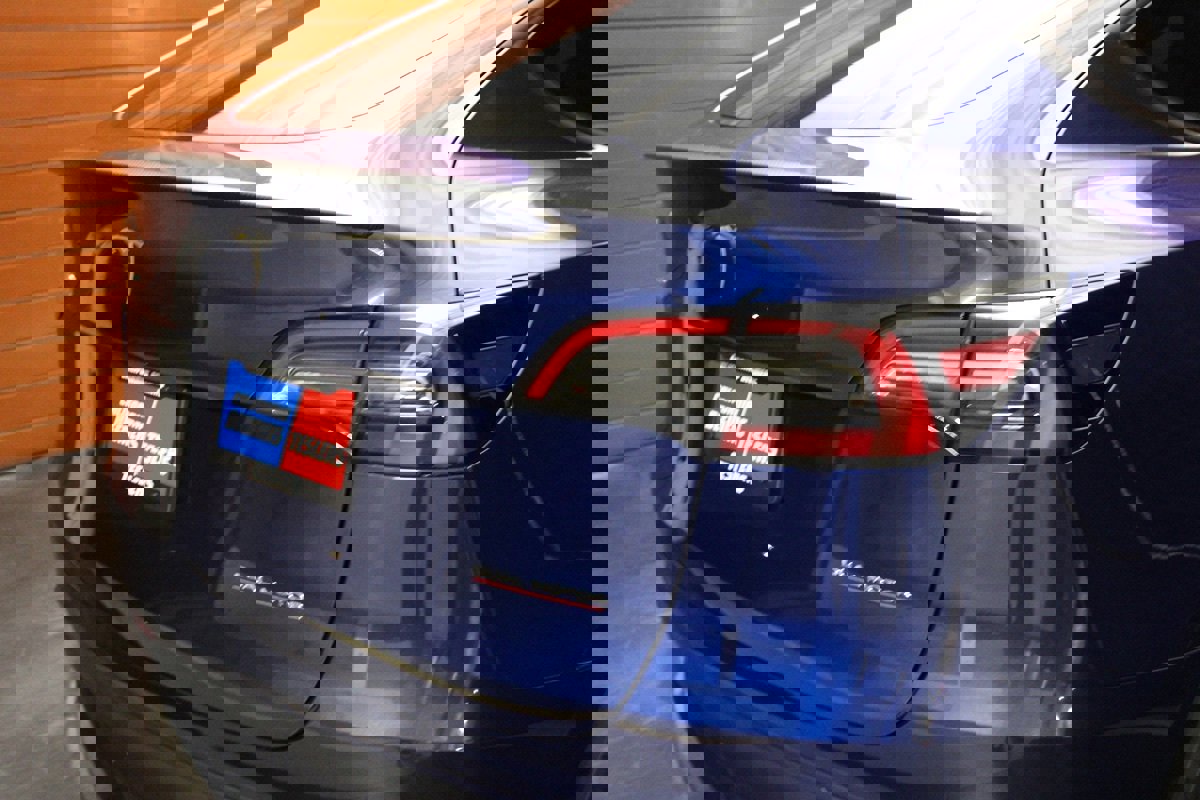 Used 2024 Tesla Model Y Performance image 3