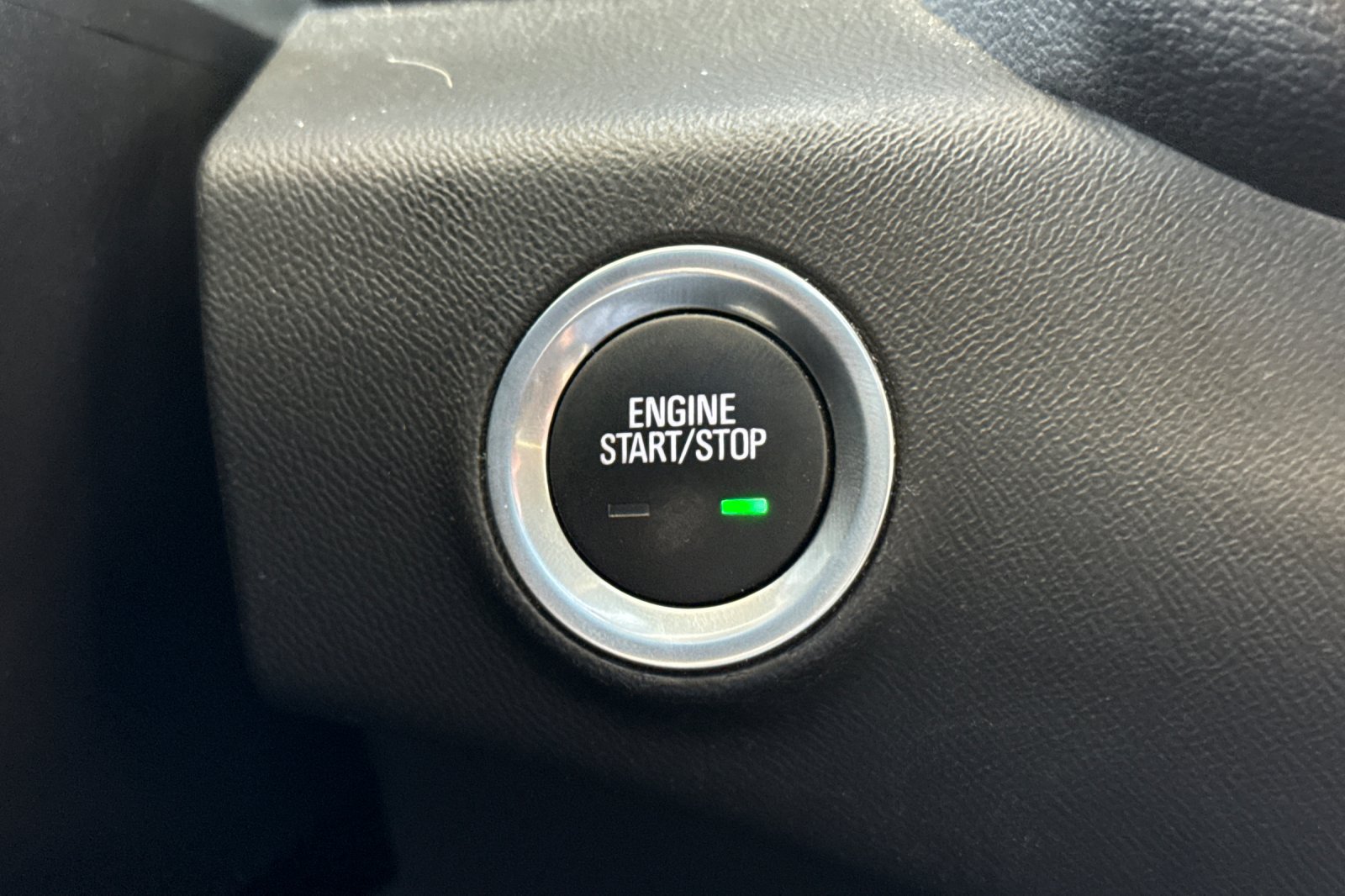 Used 2024 GMC Terrain SLE AWD/4WD image 32