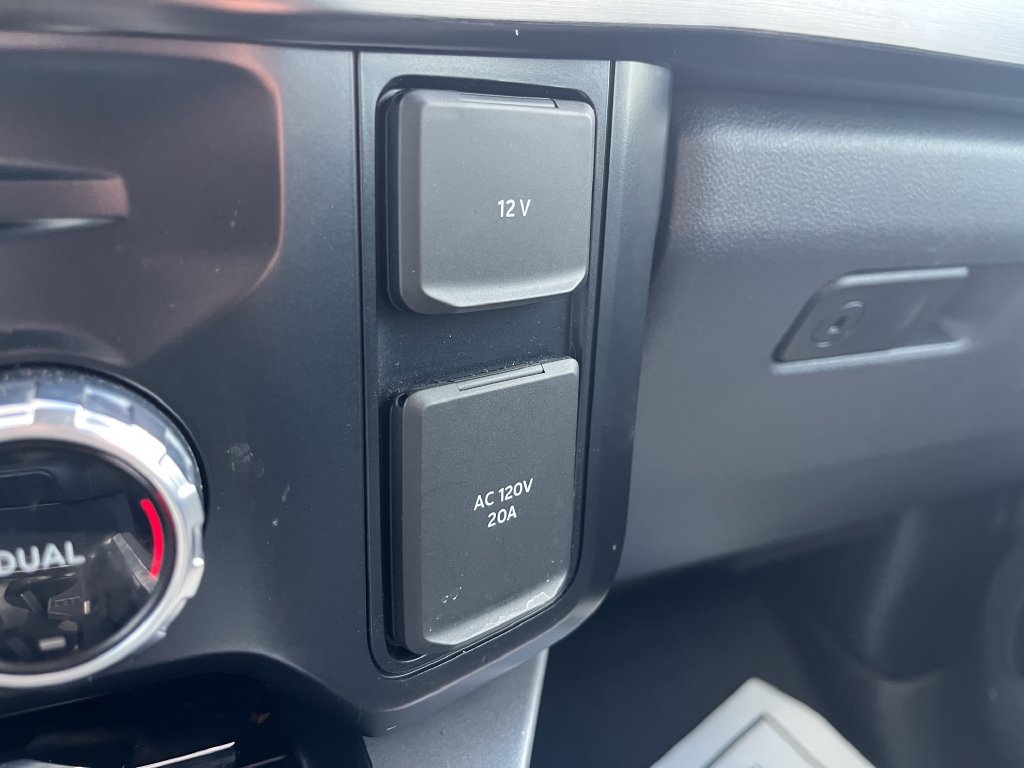 Used 2023 Ford F250 Lariat w/ Lariat Ultimate Package AWD/4WD image 30