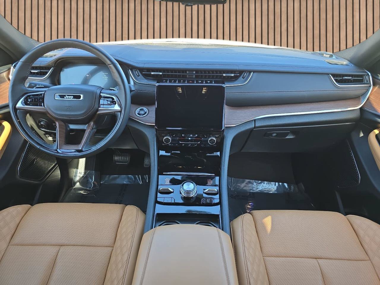 Used 2024 Jeep Grand Cherokee L Summit w/ Advanced Protech Group IV AWD/4WD image 13