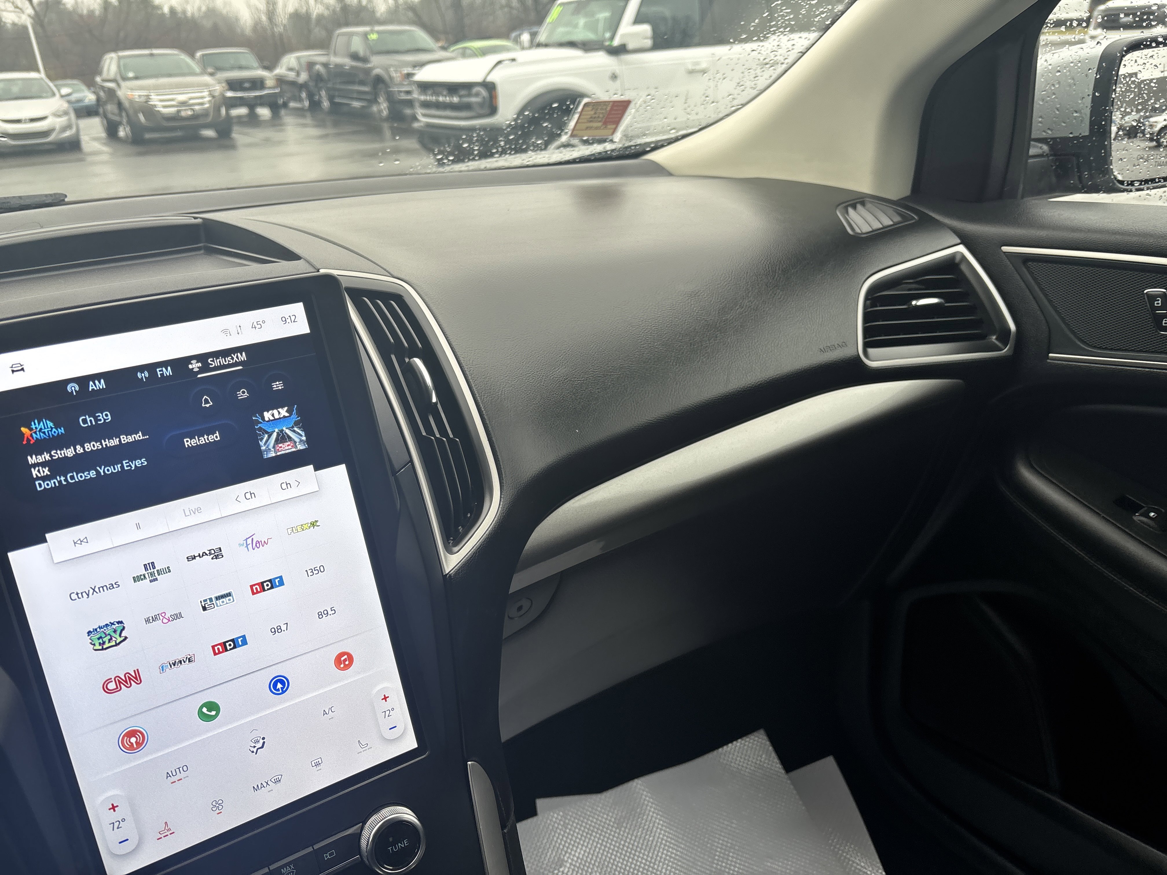 Used 2024 Ford Edge SEL image 23