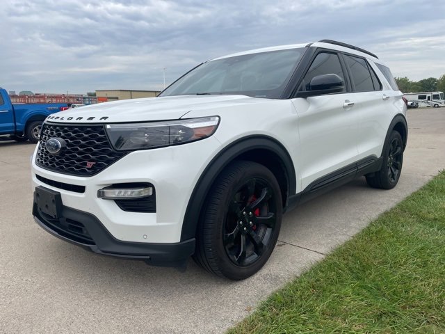 Used 2024 Ford Explorer ST w/ Technology Package image 7