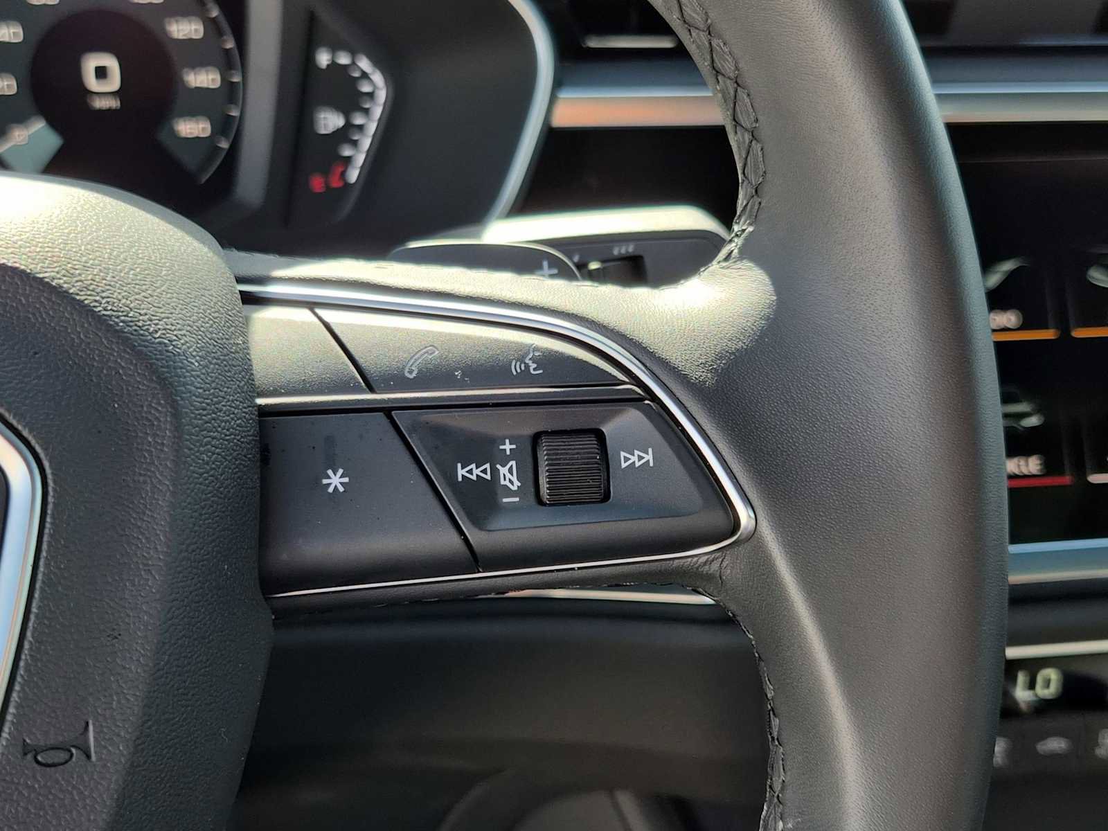 Used 2025 Audi Q3 2.0T Premium w/ Convenience Package image 22