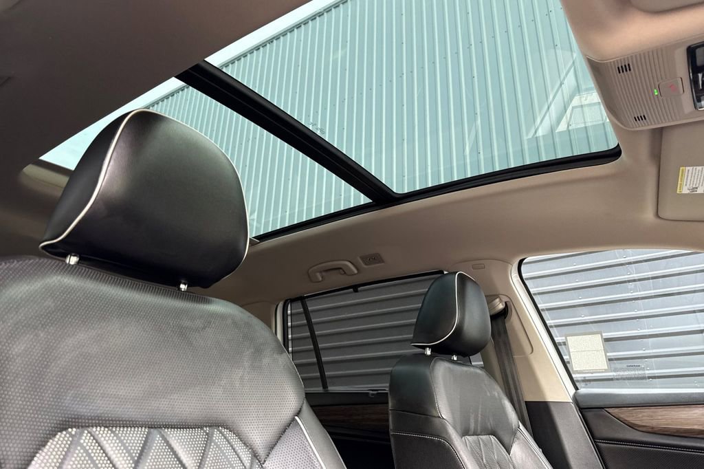 Used 2024 Volkswagen Atlas SEL Premium R-Line image 19