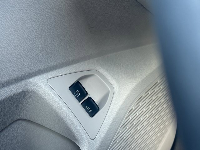 Used 2022 Volkswagen Jetta SE image 30